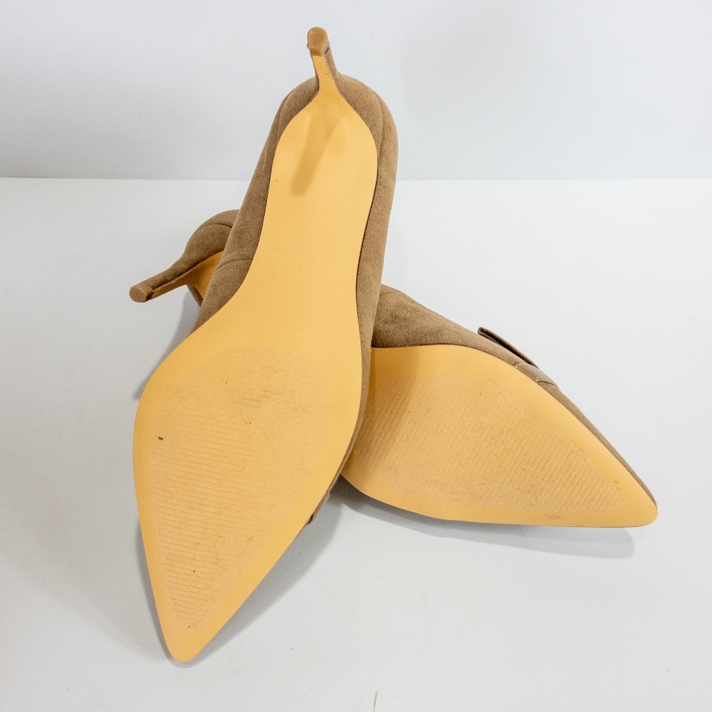 Journee Collection Marek Pointed-toe Pumps Taupe -8.5 - Picture 8 of 8